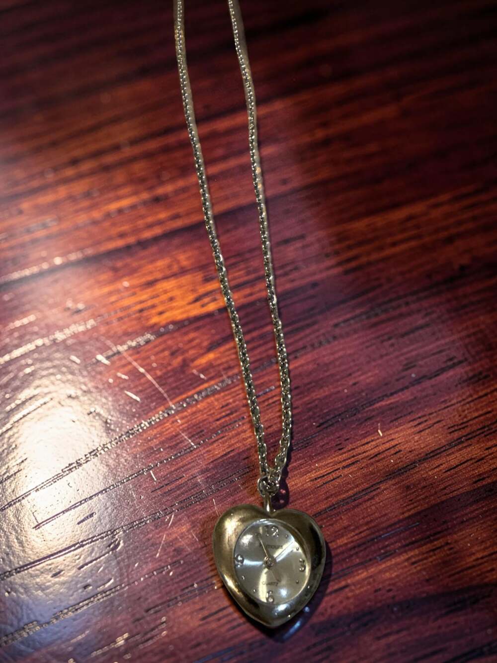 Vintage Amours Heart Shaped Watch Pendant Necklace Silver Tone Quartz. 14” L